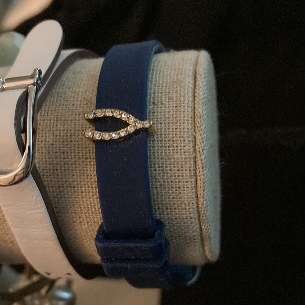 Rubber band thin bracelet